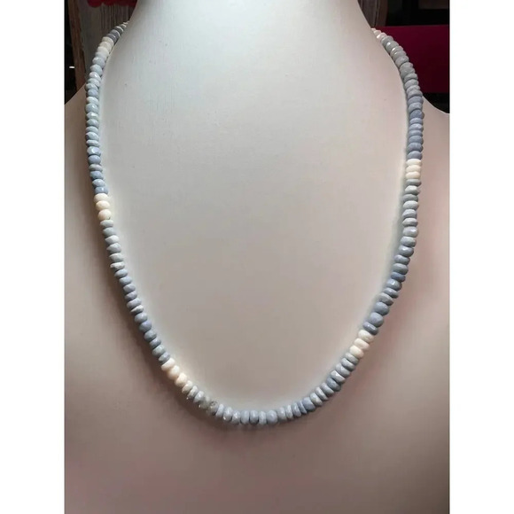 Shaded blue opal necklace with sterling silver clasp - Picture 9 of 11